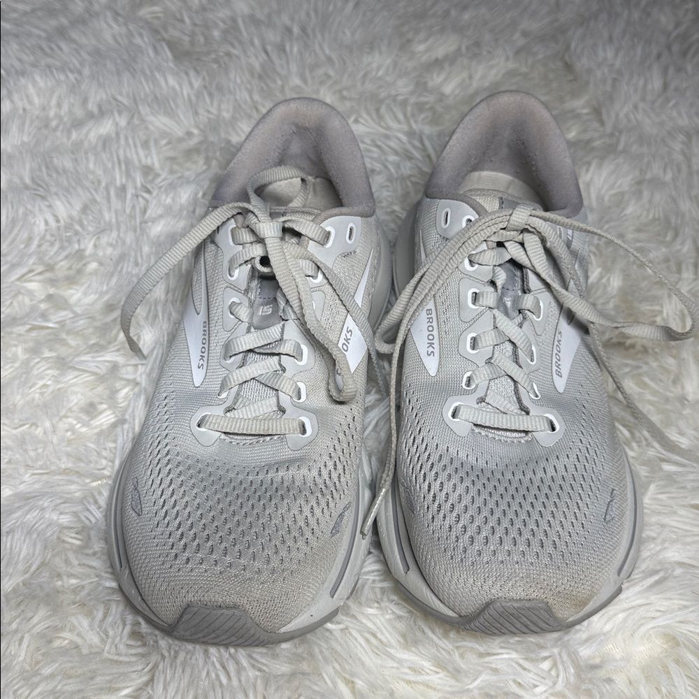 Brooks Light Gray Athletic Sneakers - Picture 2 of 5